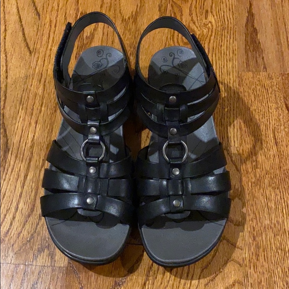Woman’s BareTrap Sandals